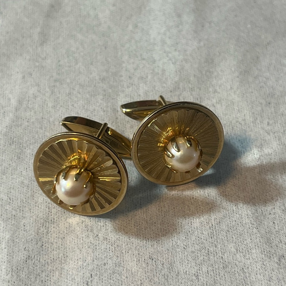 Swank VTG 60s Cufflinks Pearl Mount Oval Gold Tone Diamond Cut Sunburst